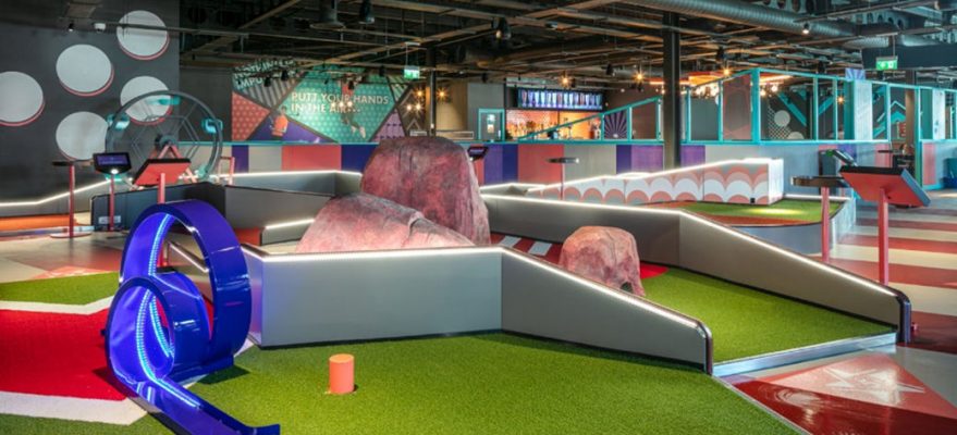 Smart mini golf game 10a